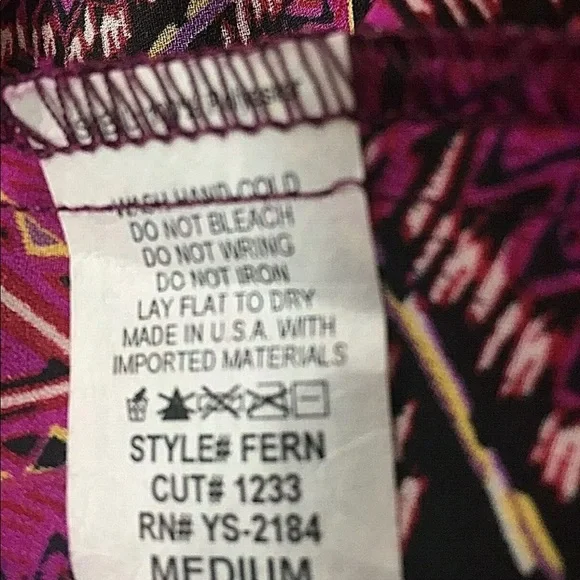 Izzy & Lola Women’s V Neck Keyhole Blouse Size Medium - Picture 4 of 5